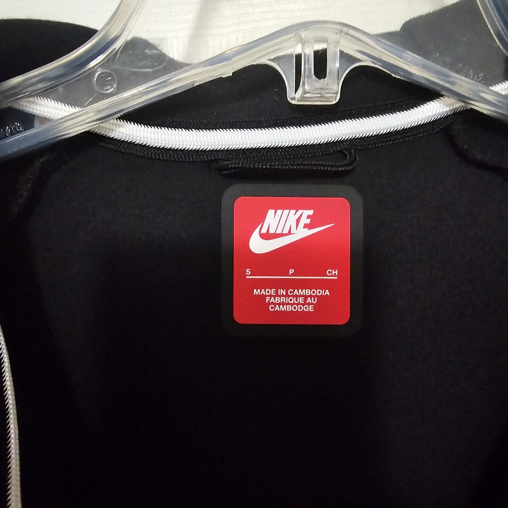 Nike Tech  Fleece Windrunner Black Full-Zip Hoodie - Picture 2 of 6
